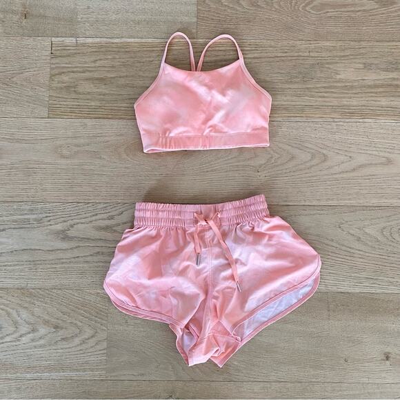Stori Challenge Shorts and Sports Bra in Cloud Peach White